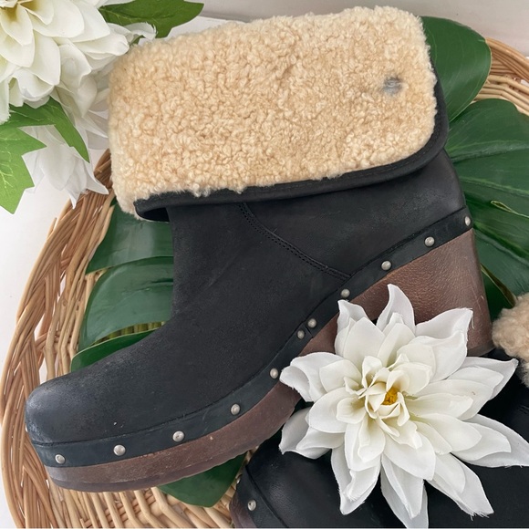 UGG Lynnea Black leather Boot Wood Heel Shearling Lined Winter Cozy Size 8 - Picture 7 of 15
